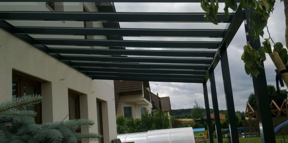 Dárkový poukaz od Ježíška na hliníkové pergoly