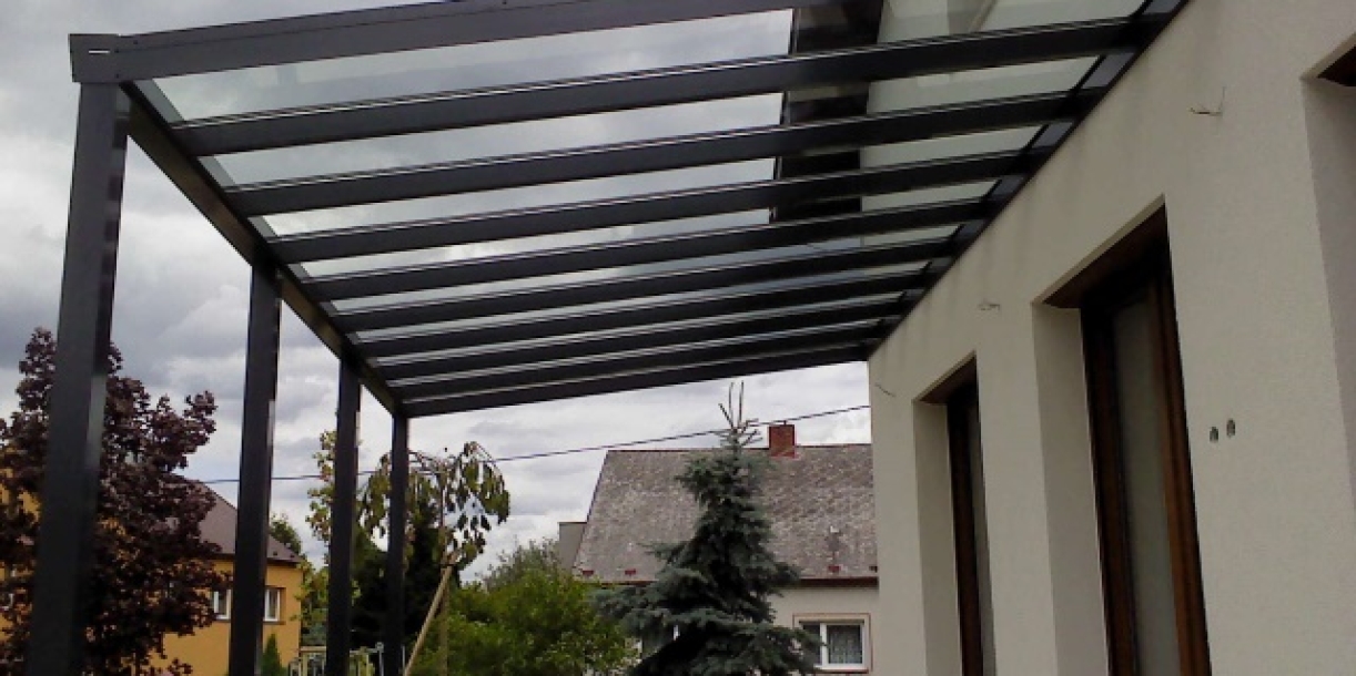 Postavte si pergolu v zimě, ať jste na jaro připraveni