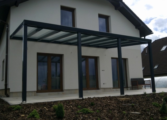 Udělejte si radost bezúdržbovou pergolou z hliníku