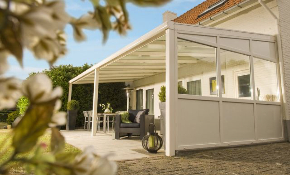 atypická hliníková pergola