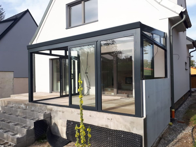 Hliníková pergola jako zimní zahrada – kdy a jak ji proměnit