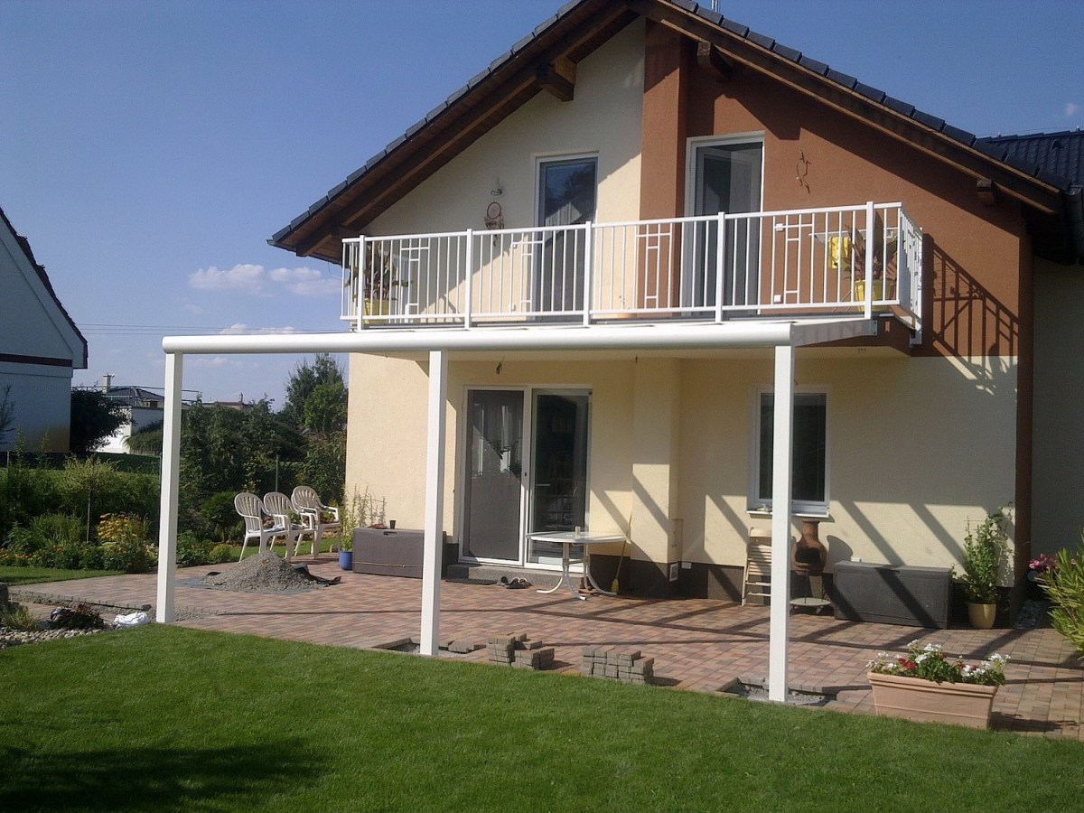 Hliníková pergola bílá RAL 9010 600 x 250 cm provedení DELUXE