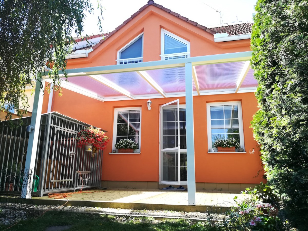 Hliníková pergola bílá RAL 9010 700 x 300 cm provedení ECO